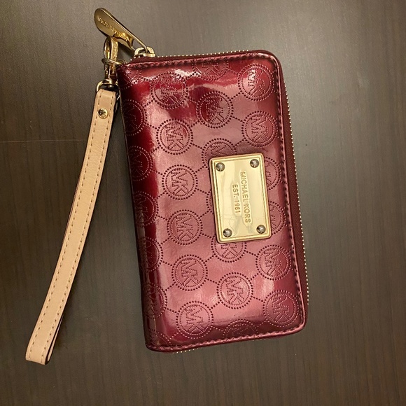 Michael Kors Maroon Wristlet - Picture 1 of 4